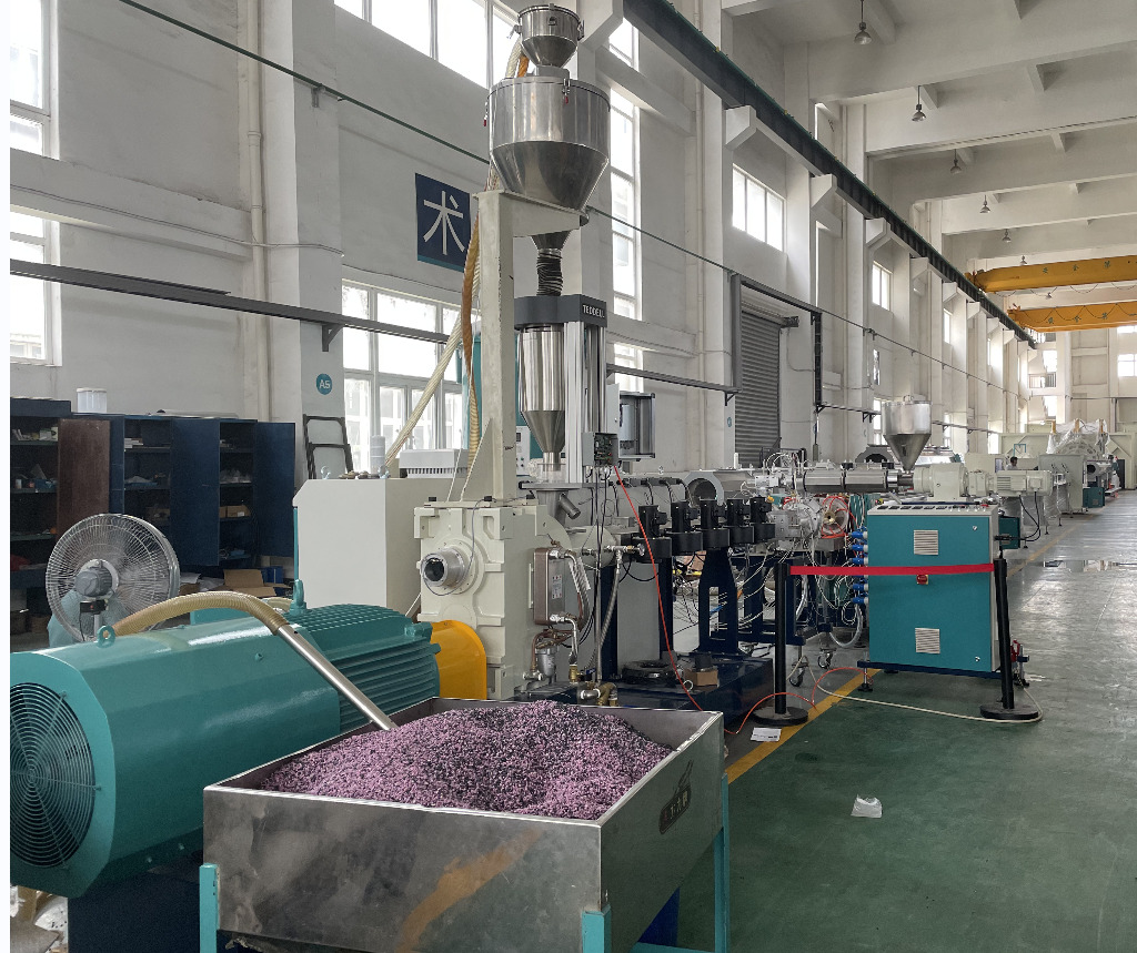 PE / PRR pipe extrusionem lineam